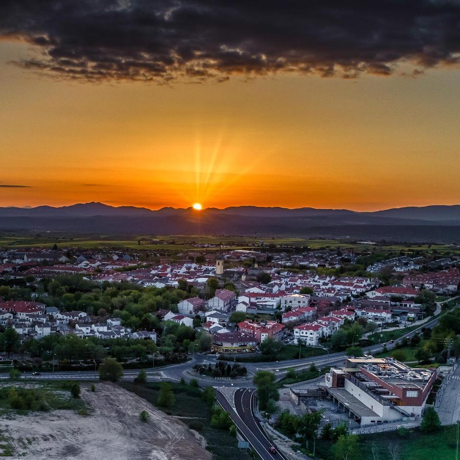 Suite Duplex Con Terraza Independiente Brunete Εξωτερικό φωτογραφία